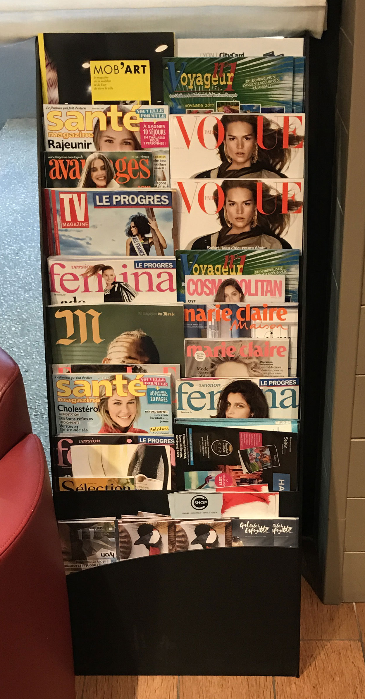 Porte brochures A4 sur pied 16CAS