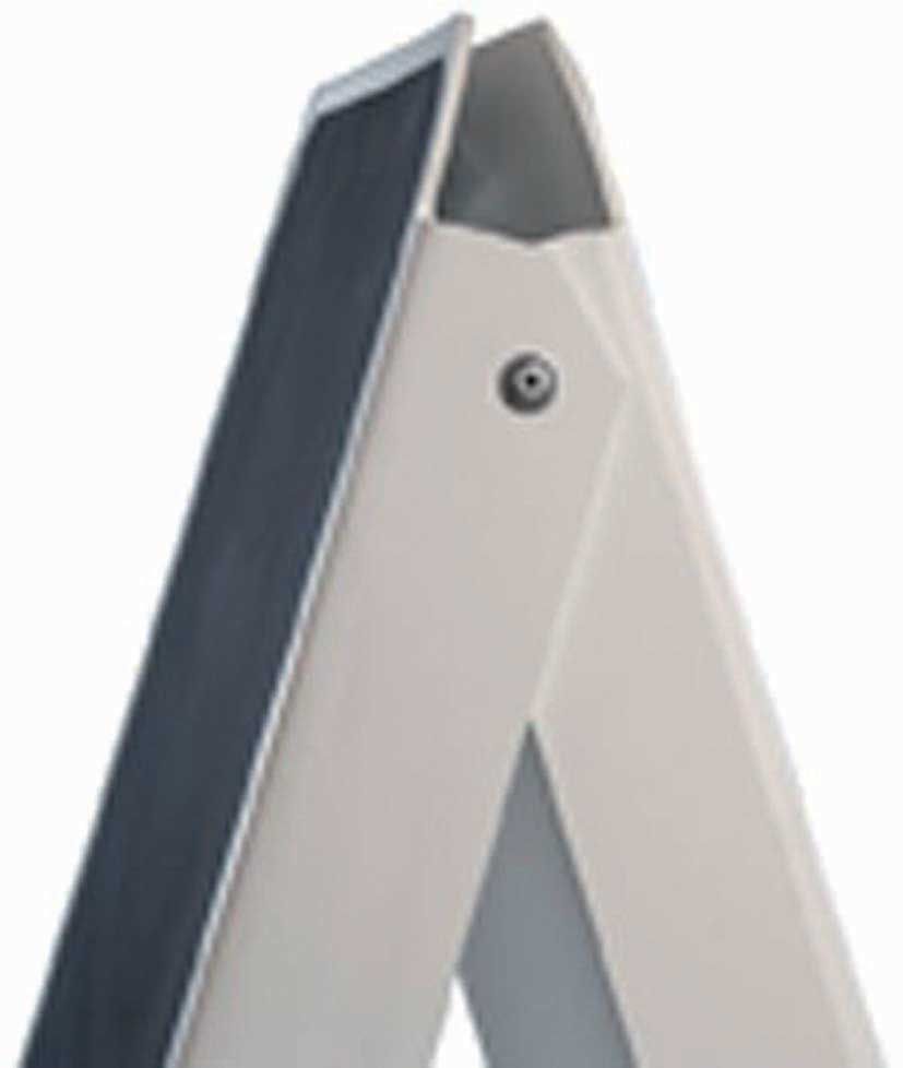 Détail cadre PVC 3cm chevalet ardoise Gros plan sur le cadre en PVC blanc de 3 cm d'épaisseur d'un chevalet ardoise avec charnières métalliques