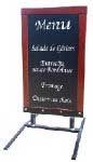 Chevalet ardoise à ressorts métalliques avec menu de restaurant