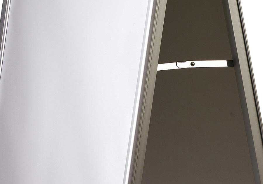 Détail mécanisme clic-clac CLSA1 Gros plan profilé aluminium 32mm clic-clac avec ressort acier interne et coins chromés arrondis chevalet stop trottoir A1