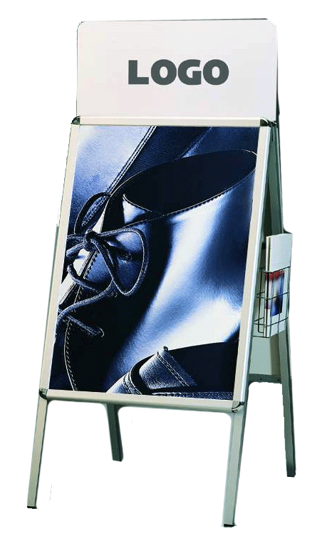 CLSA1 en situation commerce urbain Chevalet stop trottoir A1 CLSA1 clic-clac installé devant boutique commerce centre-ville avec affiche promotion