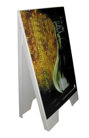 Chevalet PVC compact replié Chevalet stop trottoir PVC personnalisé en cours de repli