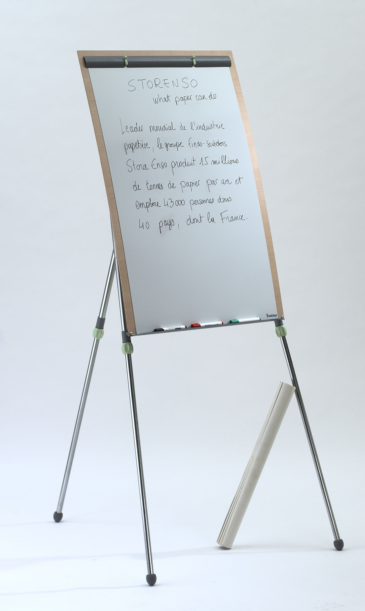 Chevalet de conférence fond érable Valère