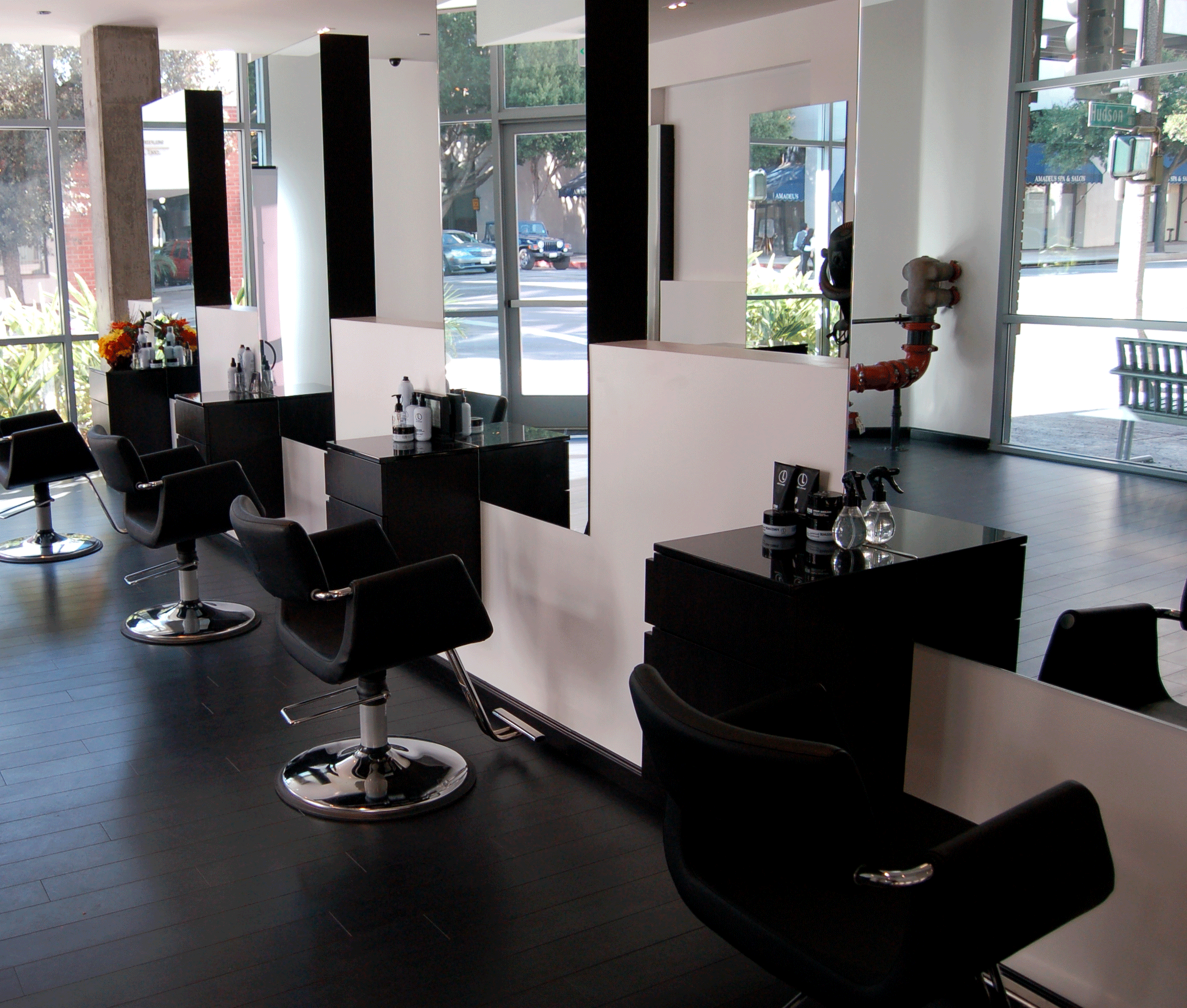 Présentoirs pour salon de coiffure